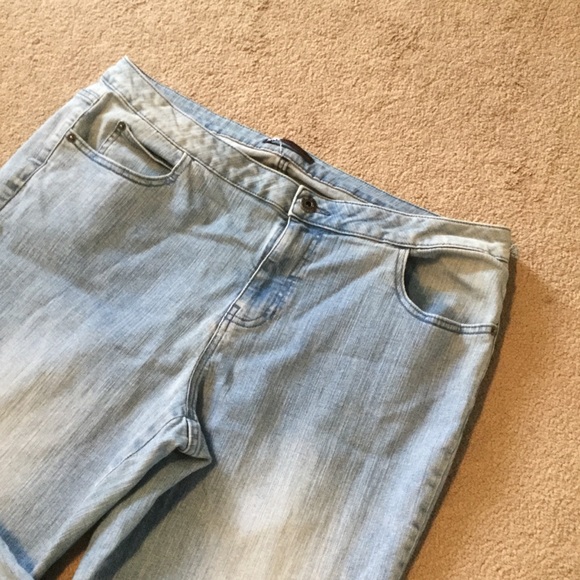 Light Wash Straight Leg Jeans - Picture 2 of 5